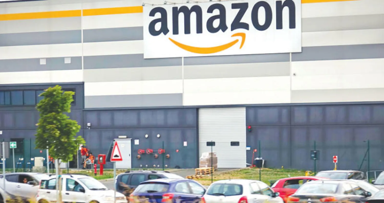 يبقى على شركات مثل «غوغل» و«أمازون» و«فيسبوك» و«آبل» أن تكسب ثقة الجمهور لاختراق قطاع التجزئة المالية والمصرفية (رويترز)