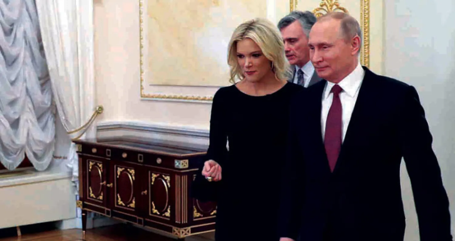 بوتين والصحافية ميغان كيلي قبل إجرائه مقابلة لقناة «إن بي سي» بموسكو مطلع مارس الحالي (رويترز)