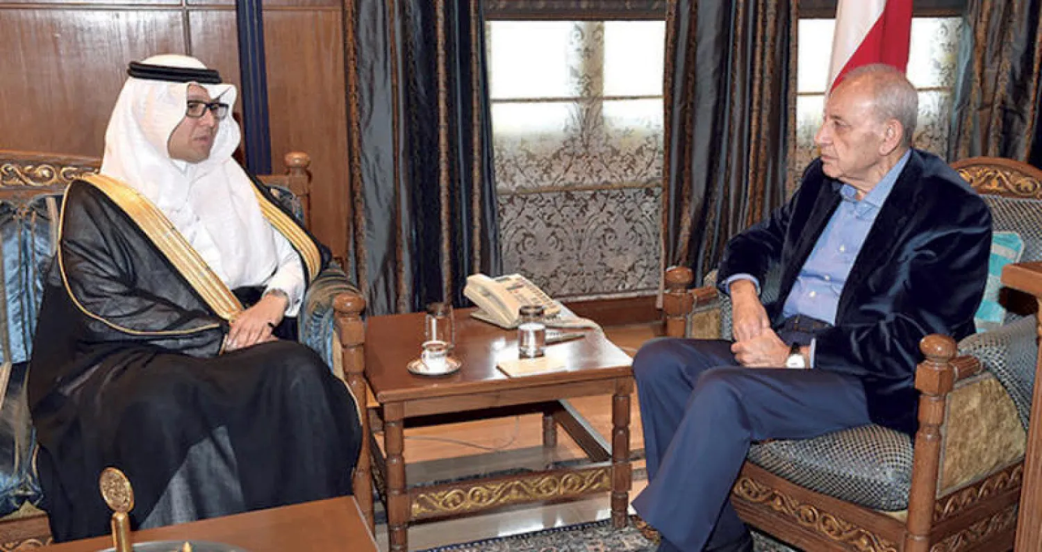 رئيس مجلس النواب اللبناني مستقبلاً القائم بالأعمال السعودي أمس («الشرق الأوسط»)