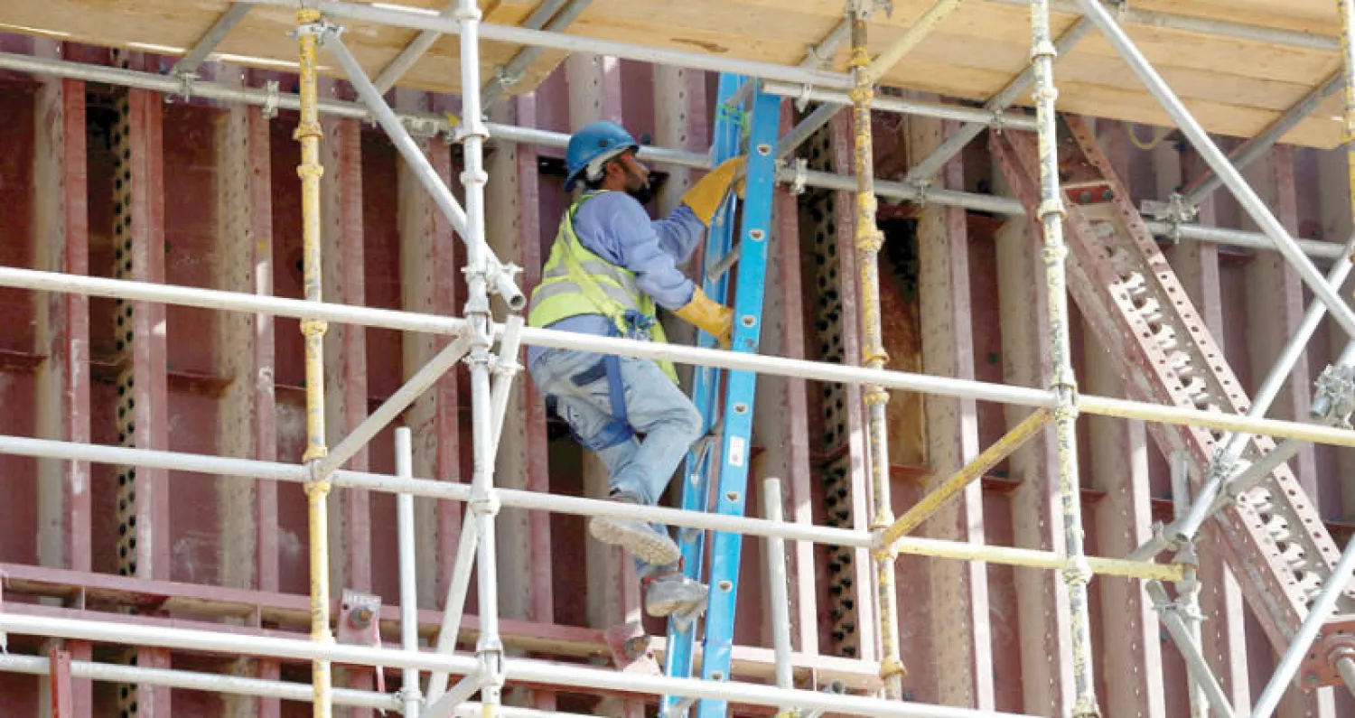 أعلنت أمس الهيئة العامة للاستثمار ووزارة العمل والتنمية الاجتماعية فتح الاستثمار الأجنبي لنشاط وكلاء الاستقدام وتأجير العمالة المنزلية («الشرق الأوسط»)