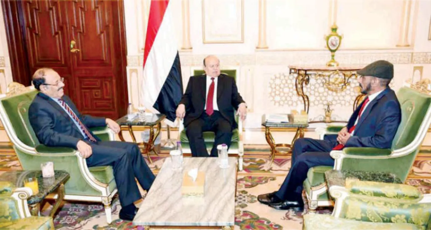 جانب من لقاء الأخ غير الشقيق لصالح مع هادي في 21 يناير الماضي في الرياض (سبأ)