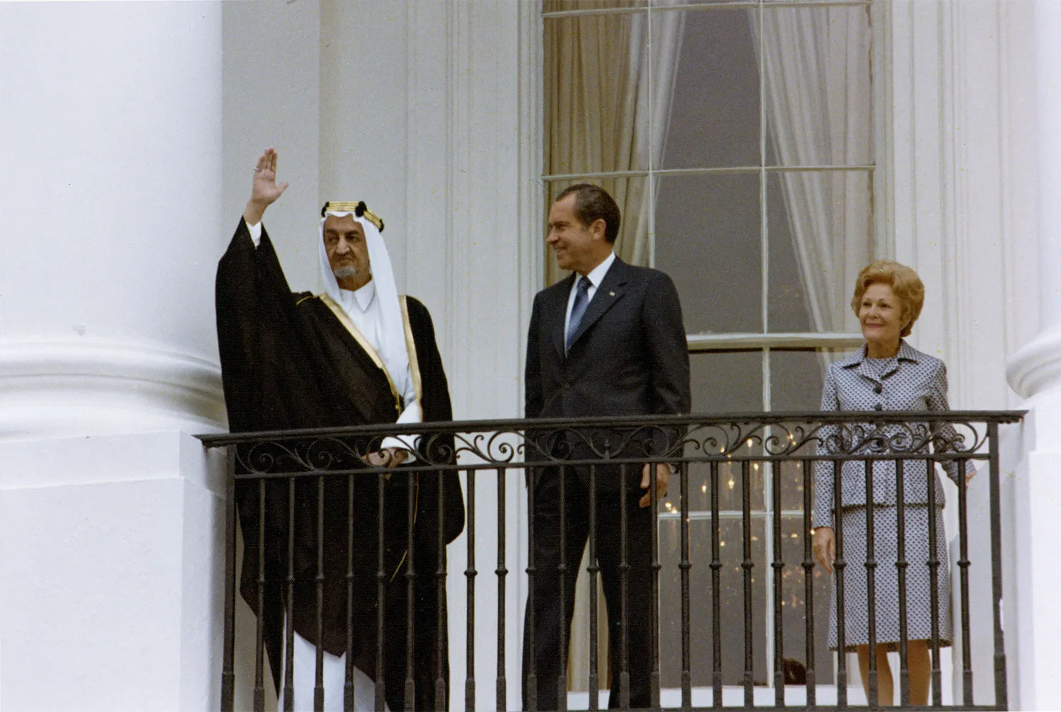 الترحيب بالملك فيصل بن عبد العزيز في البيت الأبيض من قبل الرئيس ريتشارد نيكسون في 1971 (مكتبة نيكسون الرئاسية)
