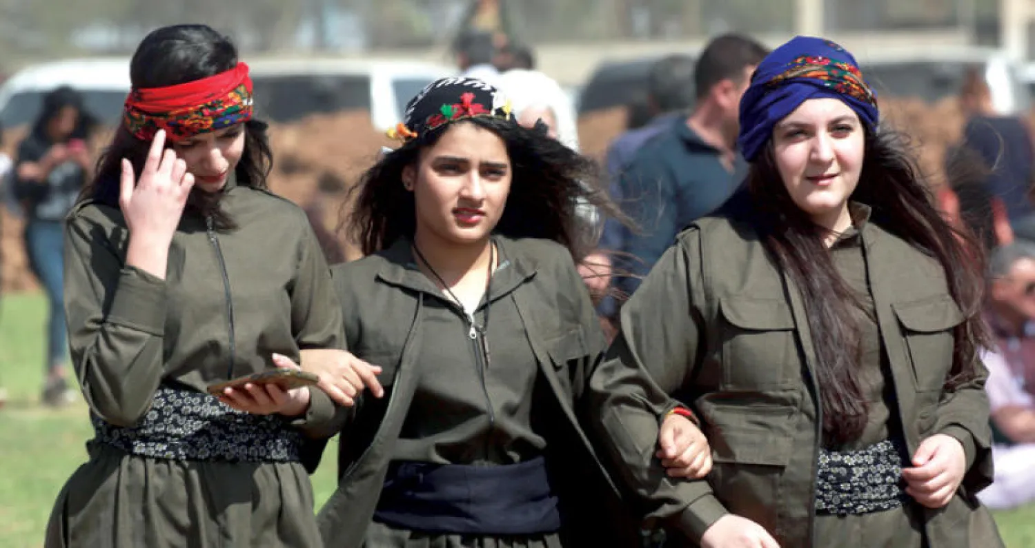 كرديات في القامشلي شمال شرقي سوريا أمس (أ.ف.ب)