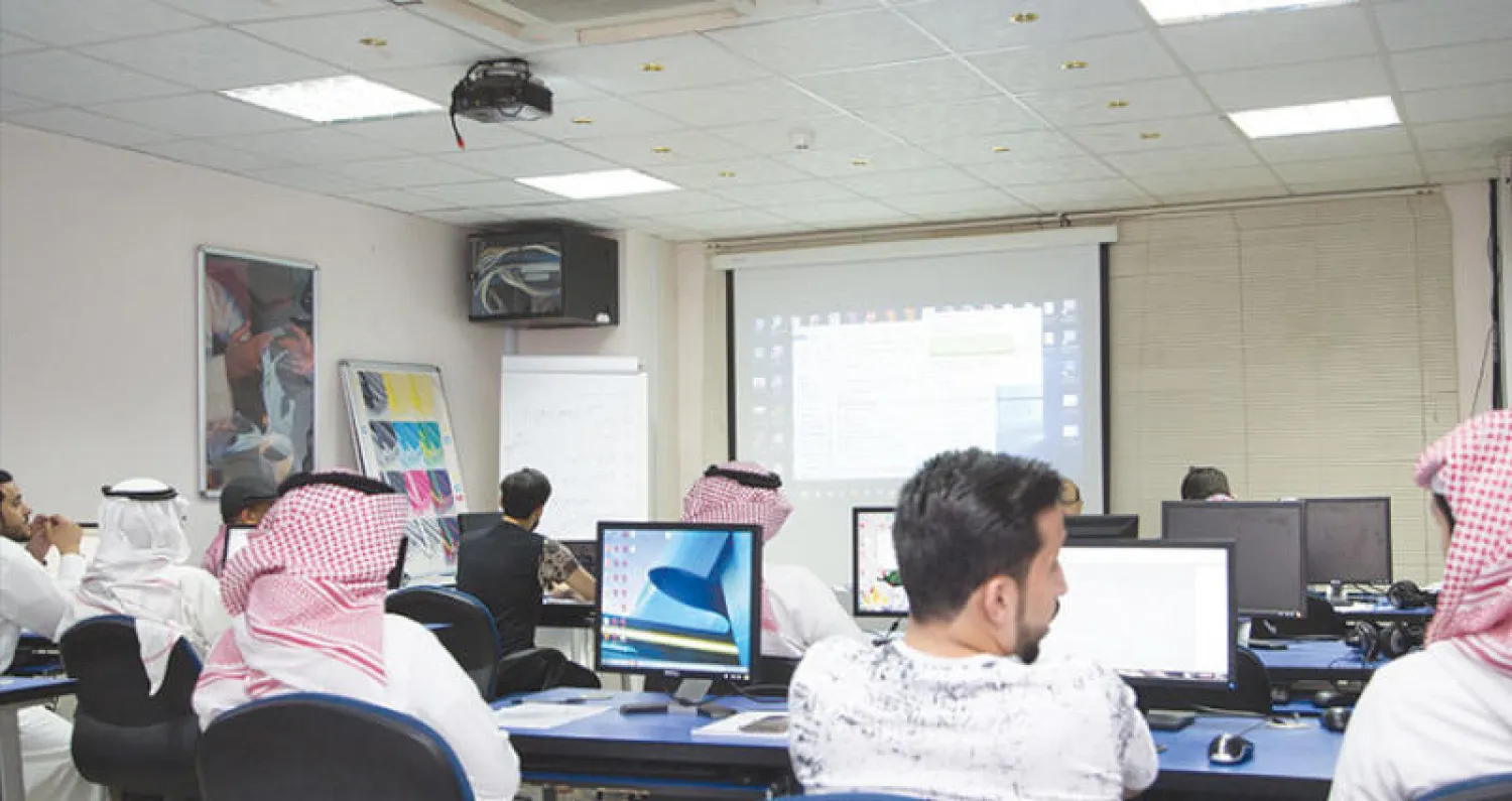 متدربون في {أكاديمية أحمد بن سلمان}