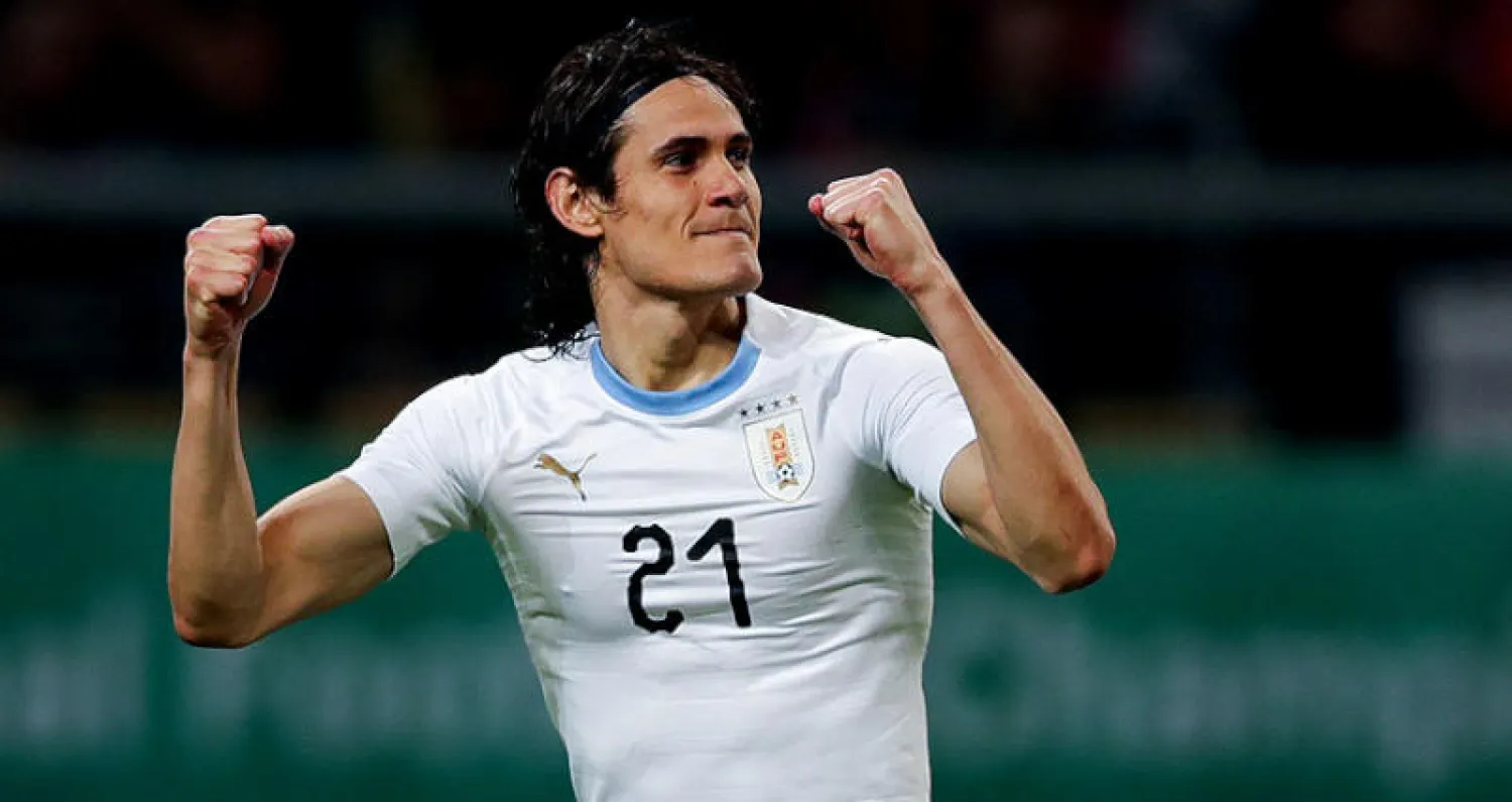 كافاني يقود أوروغواي للفوز على ويلز وإحراز كأس الصين الدولية