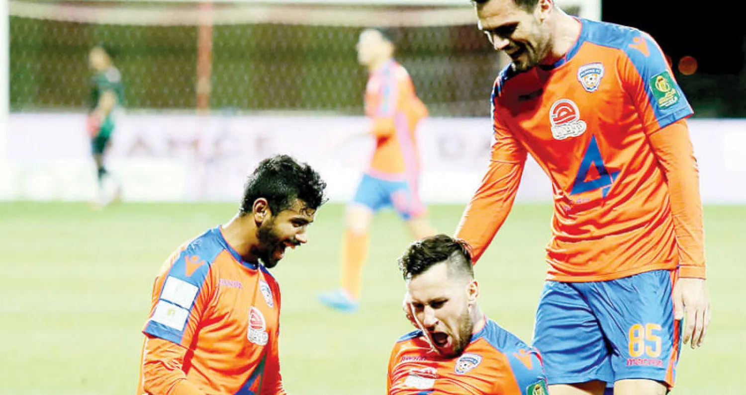 فرحة فيحاوية يأمل عشاق الفريق استمرارها في المواجهتين المتبقيتين بالدوري (تصوير: بدر الحمد)