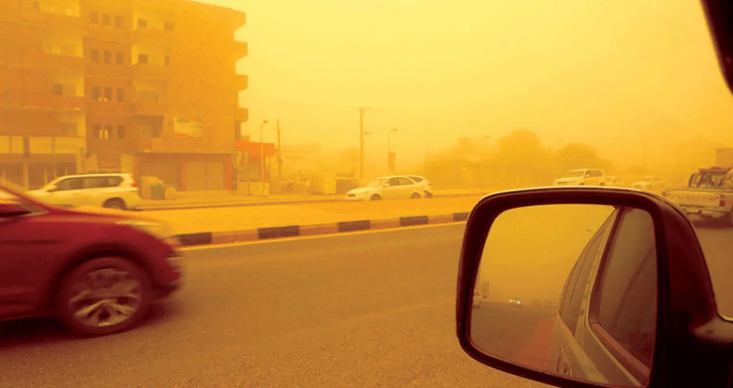 عاصفة ترابية تضرب العاصمة السودانية (أ.ف.ب)