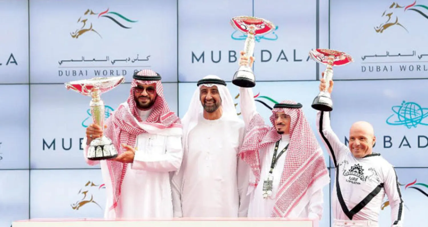 الأمير فهد بن خالد خلال مراسم التتويج أمس («الشرق الأوسط»)