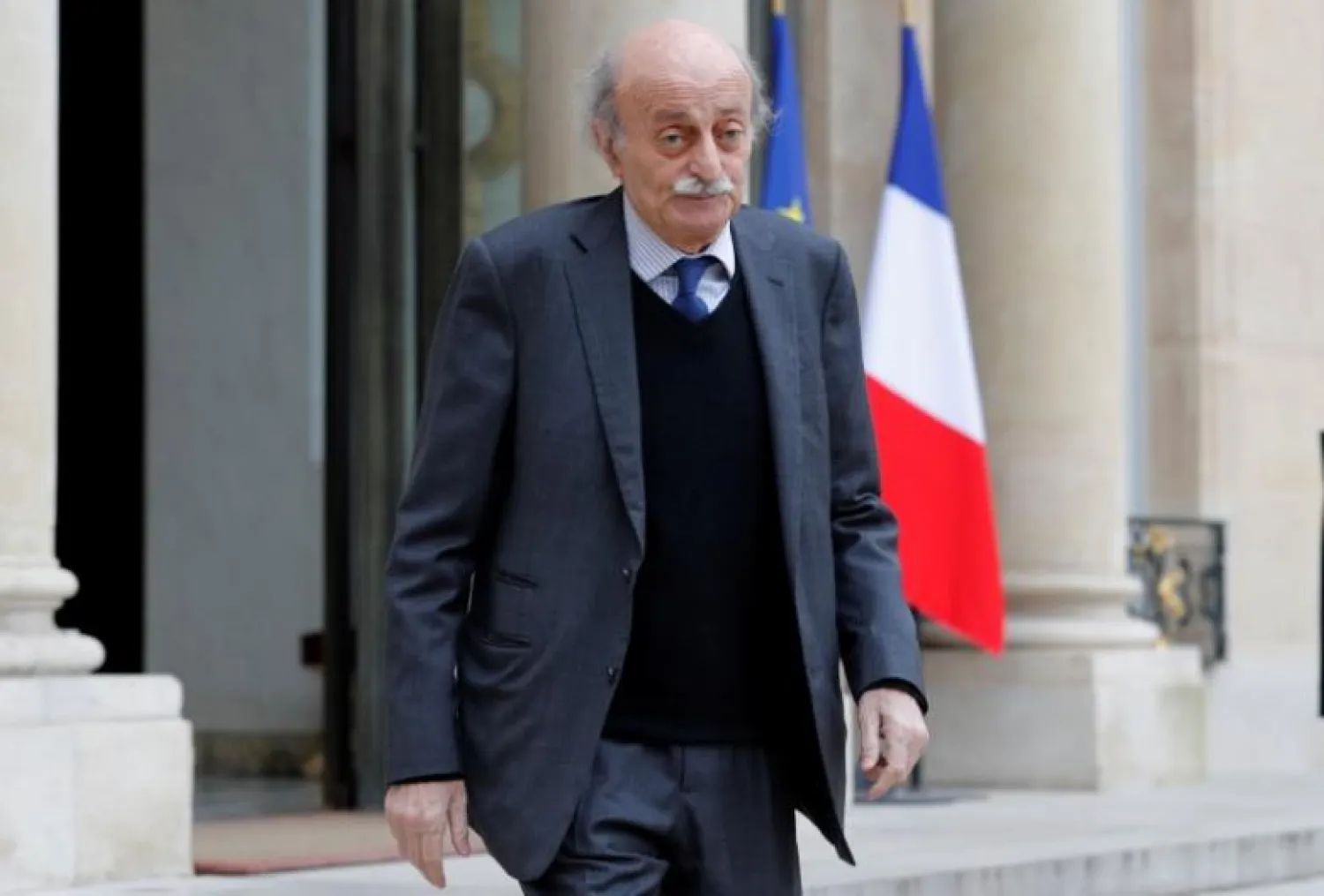 Lebanese Druze leader Walid Jumblatt leaves the Elysee Palace in Paris following a meeting with French President Francois Hollande, February 21, 2017. REUTERS/Philippe Wojazer - RTSZNJB