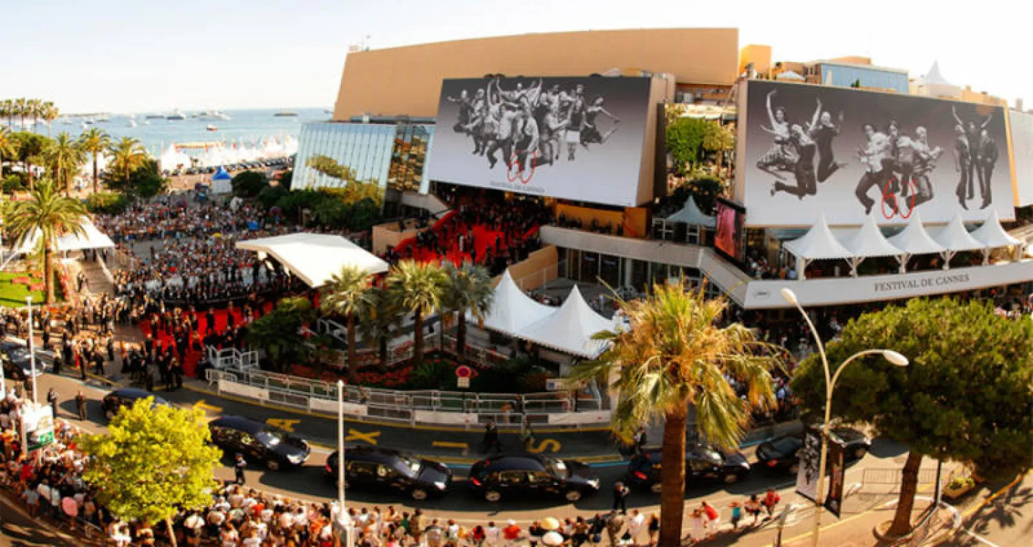 مهرجان كان يمنع التقاط السيلفي على البساط الأحمر