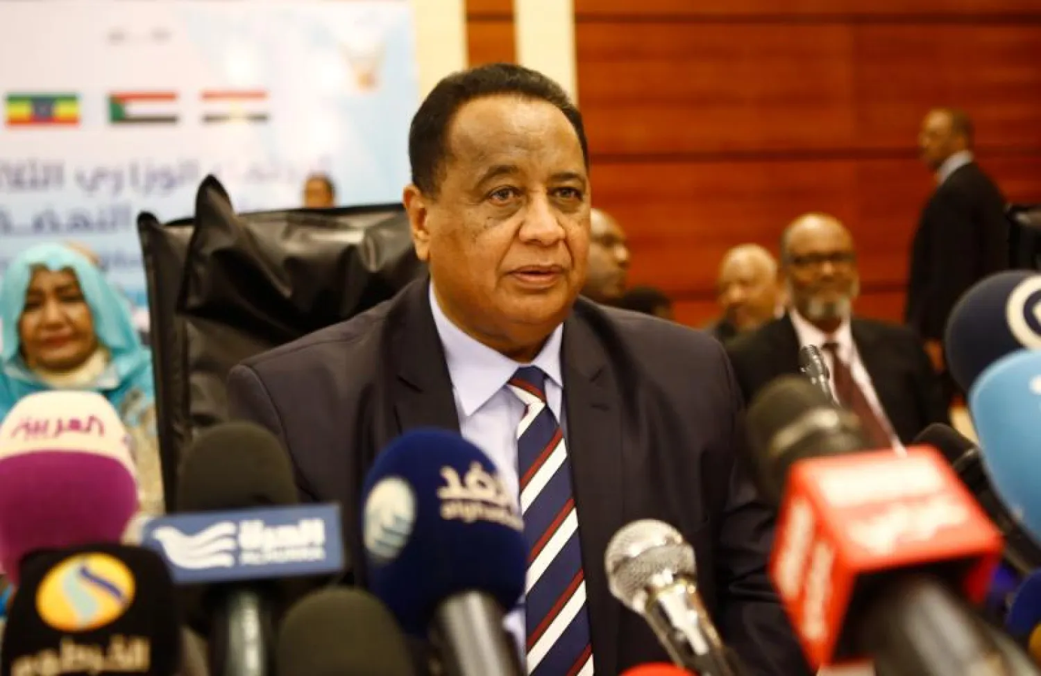 وزير الخارجية السوداني إبراهيم غندور خلال الجلسة الافتتاحية للاجتماعات بشأن سد النهضة (أ.ف.ب)