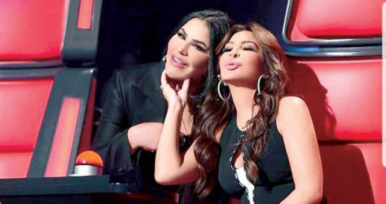 أليسا وأحلام في لقطة تلفزيونية تبرز توافقهما في برنامج «ذا فويس» على شاشة «إم بي سي»