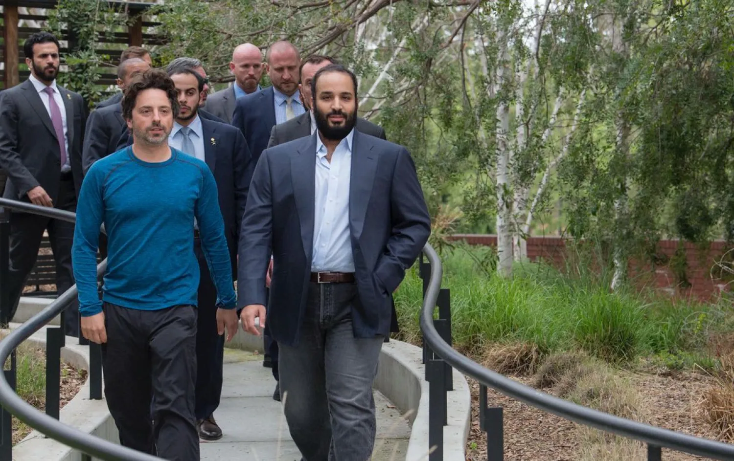 اطلع ولي العهد السعودي على عروض عن سحابة غوغل الإلكترونية والذكاء الاصطناعي والتعليم الآلي (واس)