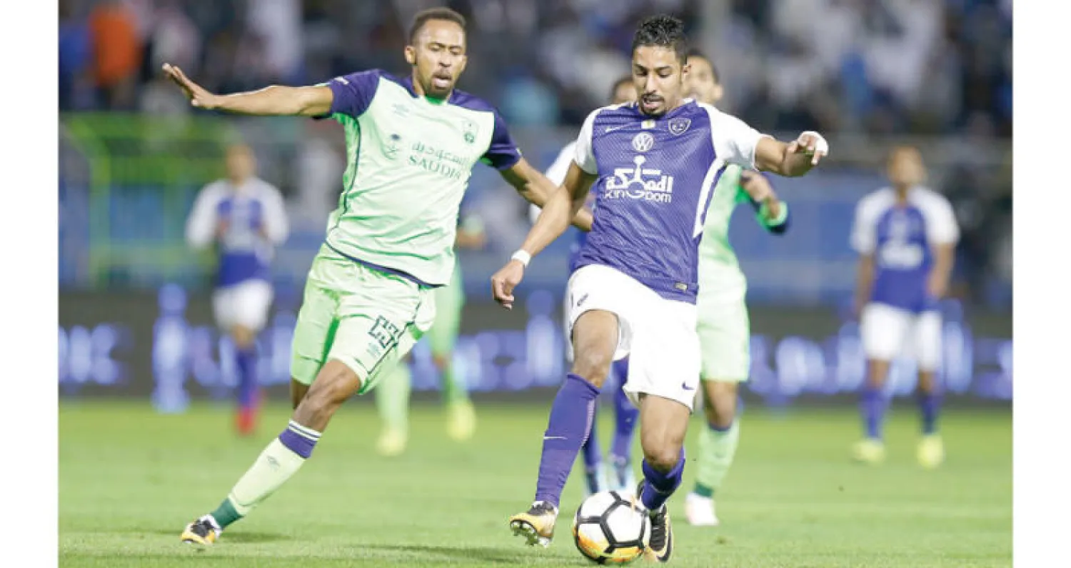 من مباراة سابقة بين الأهلي والهلال («الشرق الأوسط»)