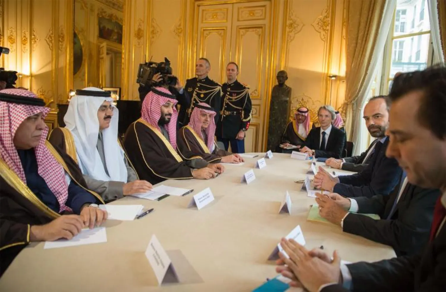 ولي العهد السعودي خلال لقائه رئيس الوزراء الفرنسي (واس)