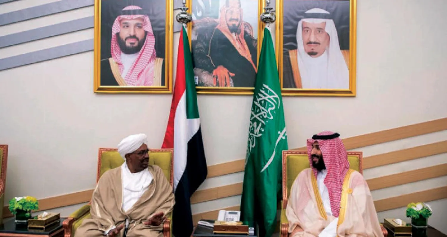 ولي العهد السعودي خلال لقائه الرئيس السوداني (واس)
