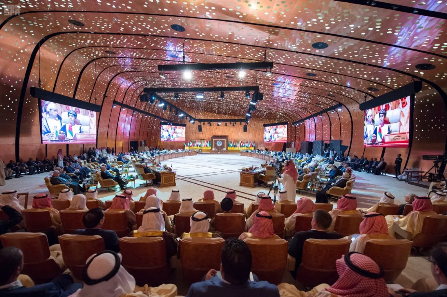 Gatherers at the 29th Arab League summit in Dhahran, Saudi Arabia. (SPA)