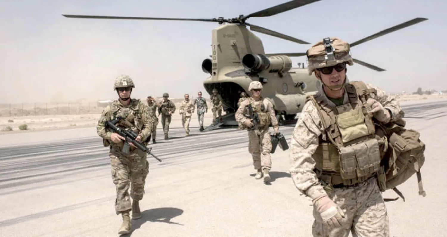 إنزال لجنود من مشاة البحرية الأميركية (المارينز) خارج قندهار ({واشنطن بوست})