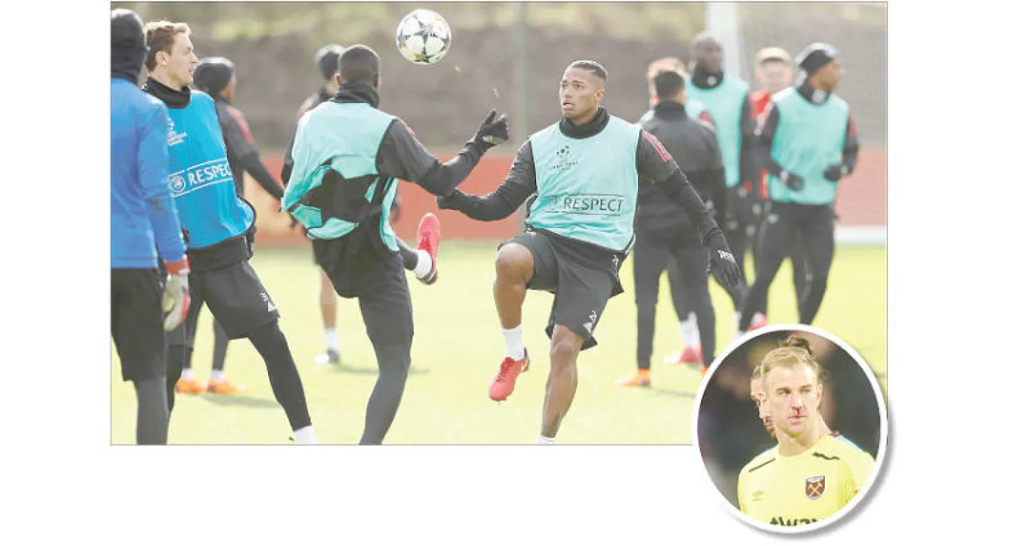 أخطاء هارت تضعه  تحت الضغط (أ.ف.ب) - لاعبو يونايتد خاضوا التدريبات تحت وقع تهديدات مورينيو بإبعاد النجوم عن مواجهتي بورنموث وتوتنهام (رويترز)