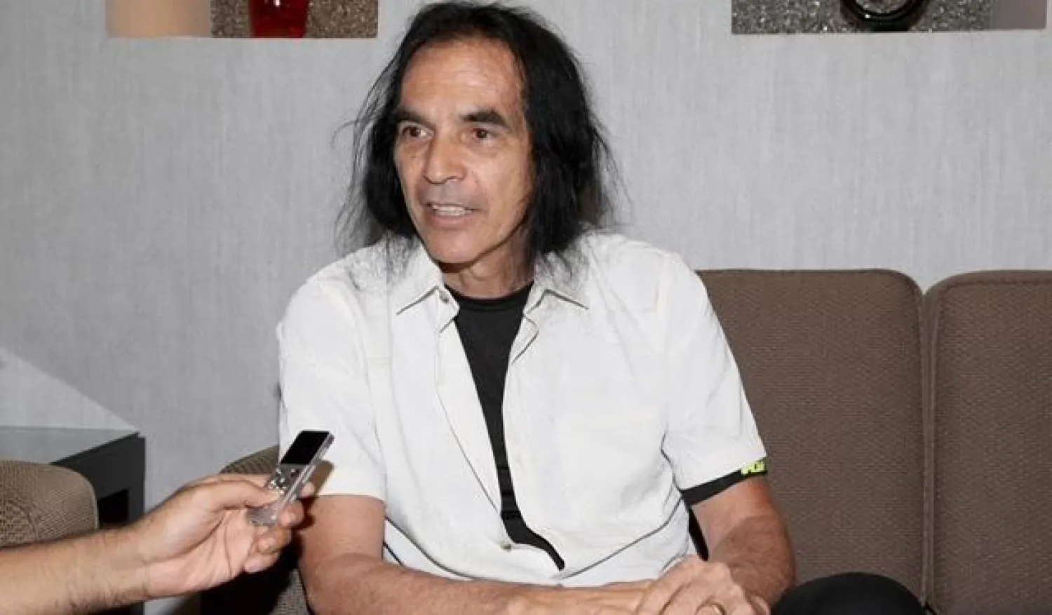 بول لاروش قائد فرقة (Brulé) خلال حديثه لـ«الشرق الأوسط» (تصوير: غازي مهدي)