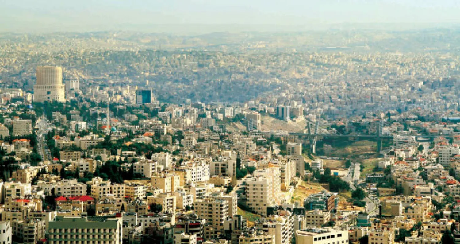 يذهب المحتجون على نظام الأبنية الجديد إلى صعوبة تطبيقه