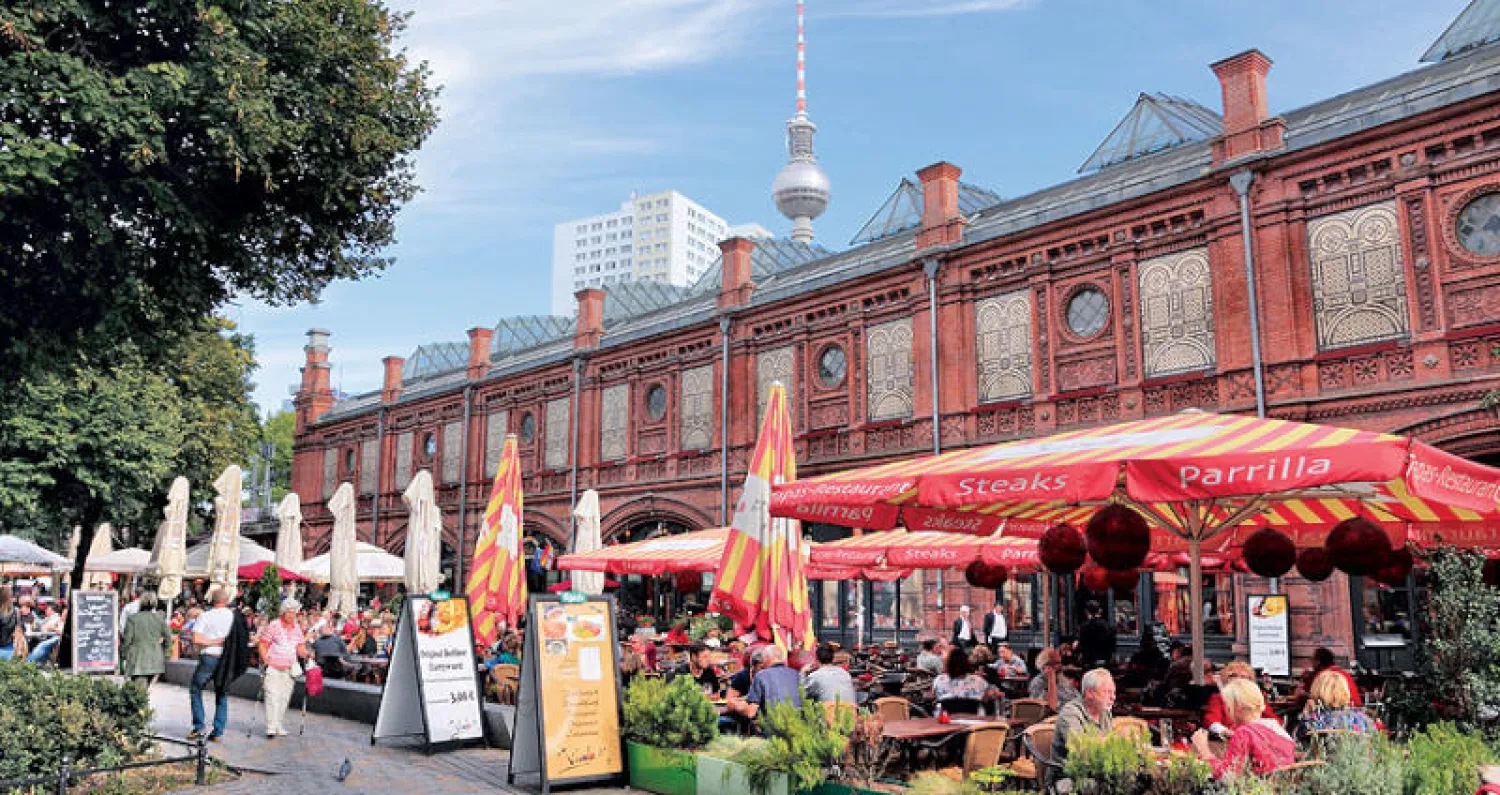 مقاهٍ مفتوحة في ساحة «هاكرشير»