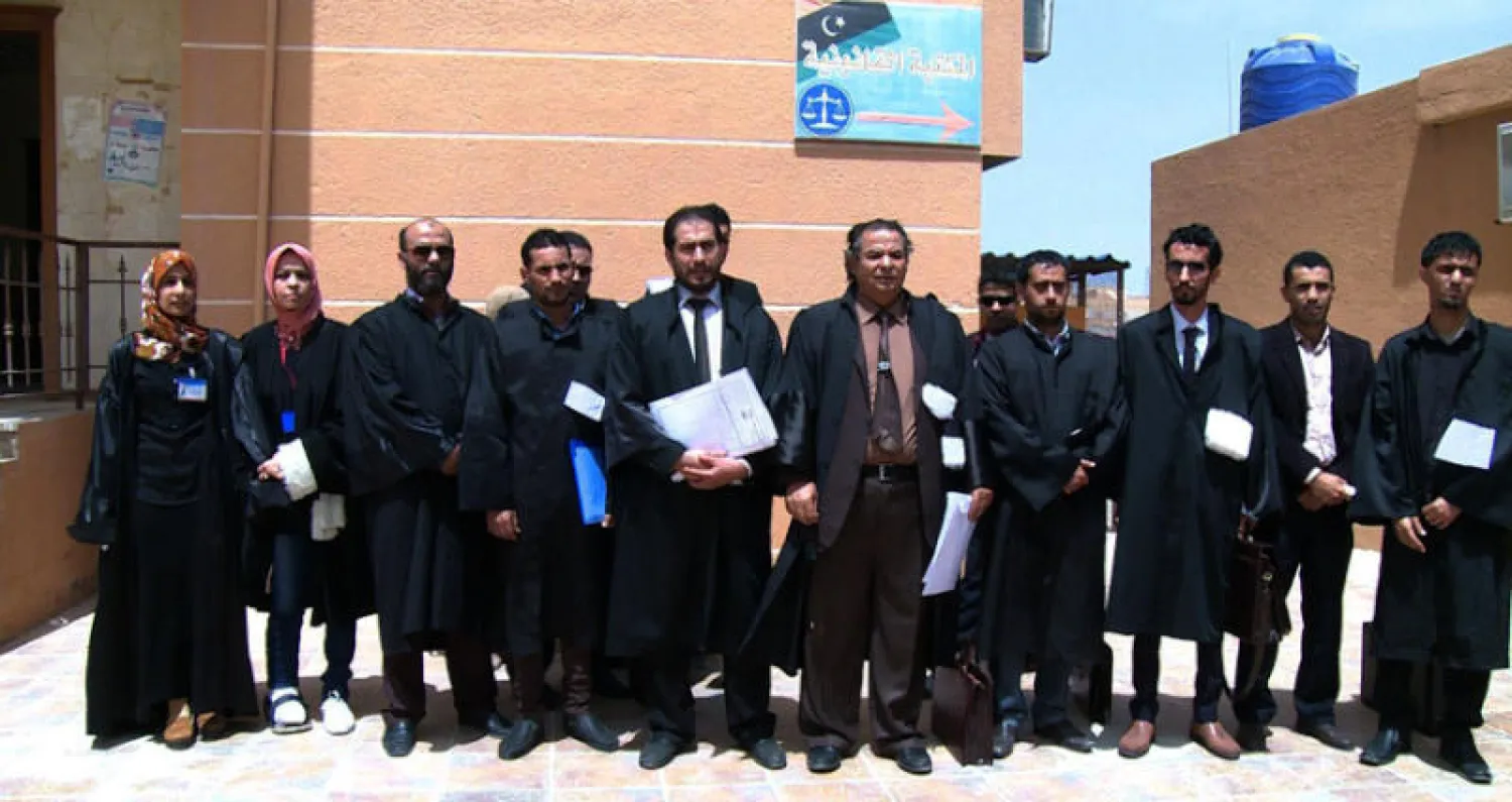 وقفة احتجاجية لمحامين من طبرق بعد وفاة أحد زملائهم في سجن بطرابلس («الشرق الأوسط»)