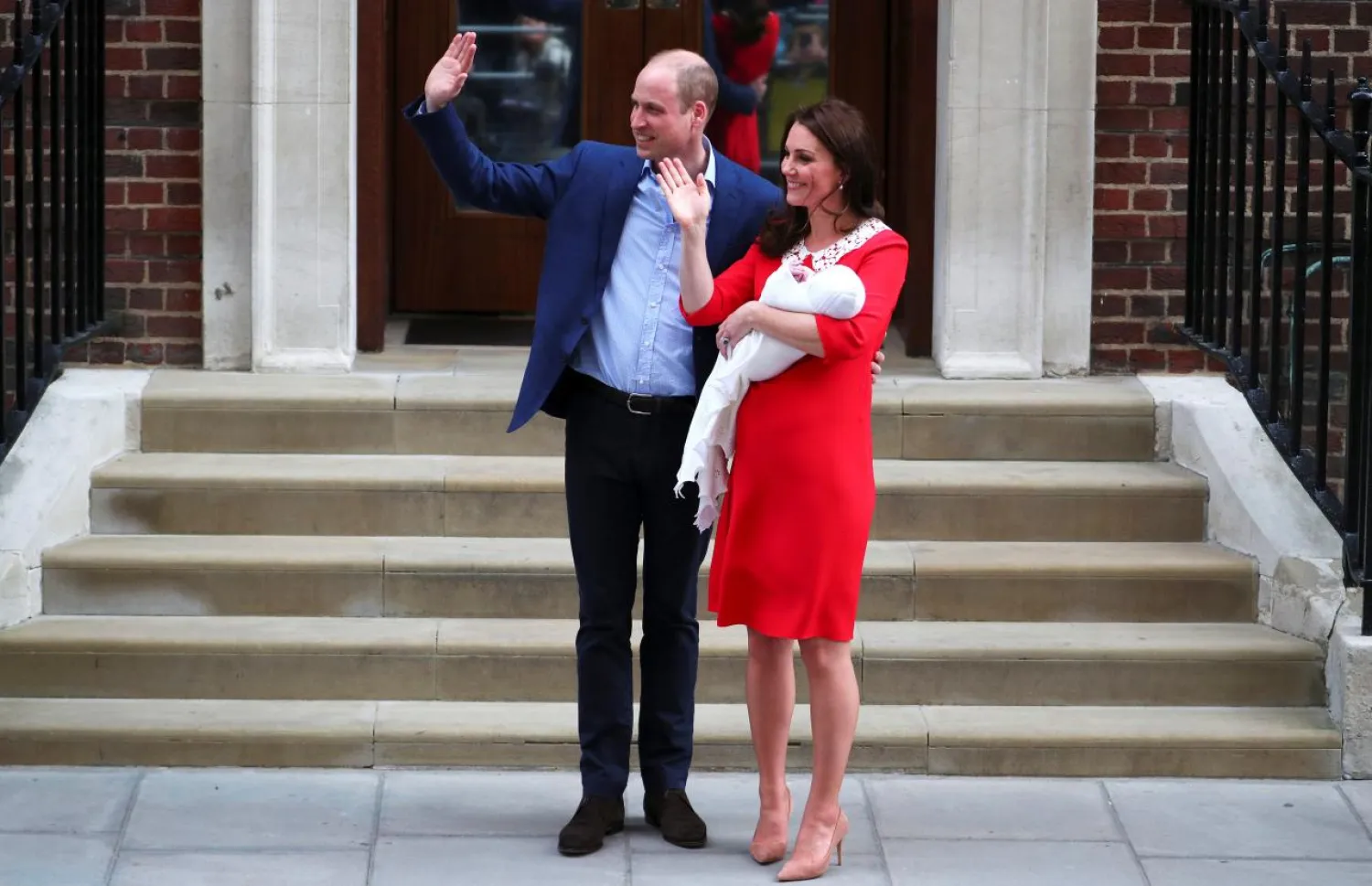 Britain's Catherine, the Duchess of Cambridge and Prince William leave the Lindo Wing of St Mary's Hospital with their new baby boy in London, April 23, 2018. REUTERS/Hannah Mckay