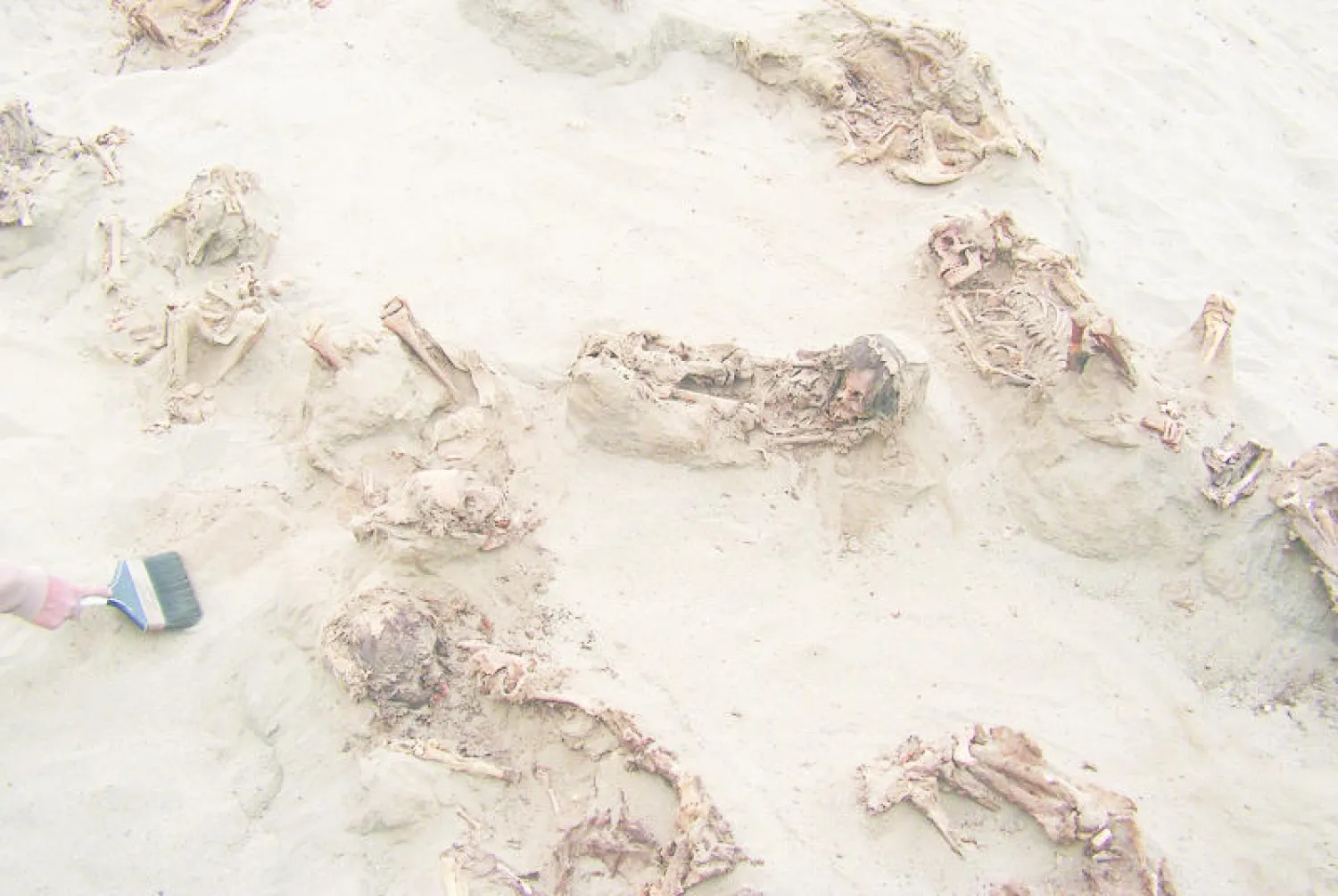 موقع المقبرة في بيرو (أ.ب)