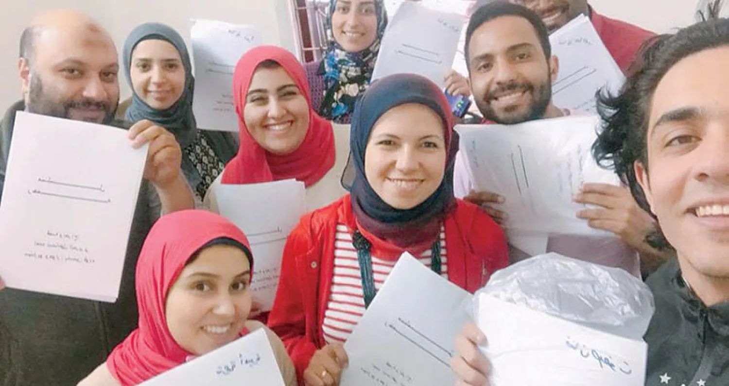 أبطال مسلسل {رحمة} مع المخرج