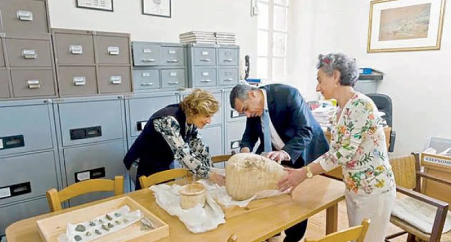 جانب من تسليم قبرص القطع الأثرية لمصر («الشرق الأوسط»)