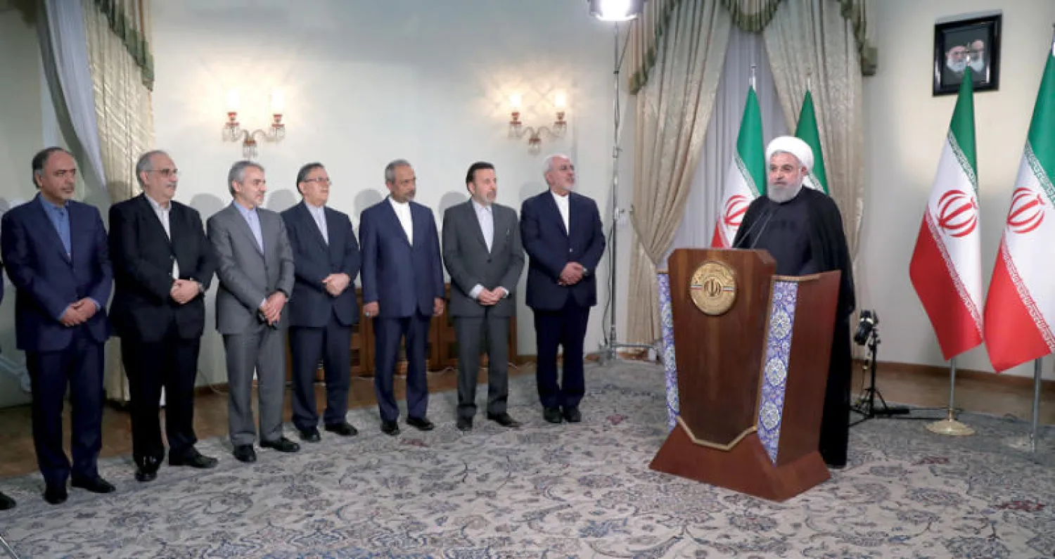 الرئيس حسن روحاني يلقي كلمة ملتفزة حول الانسحاب الأميركي من الاتفاق النووي بحضور عدد من اعضاء فريقه الحكومي (موقع الرئاسة)