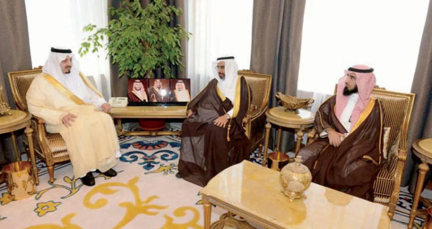 أمير عسير يشكر رئيس القطاع الجنوبي السابق بـ«السعودية للكهرباء»