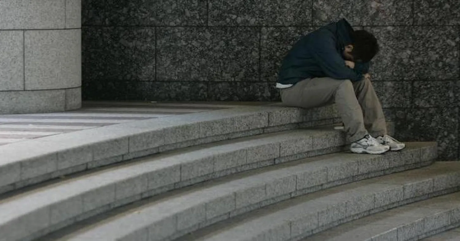 رجل يعاني من الاكتئاب (رويترز)