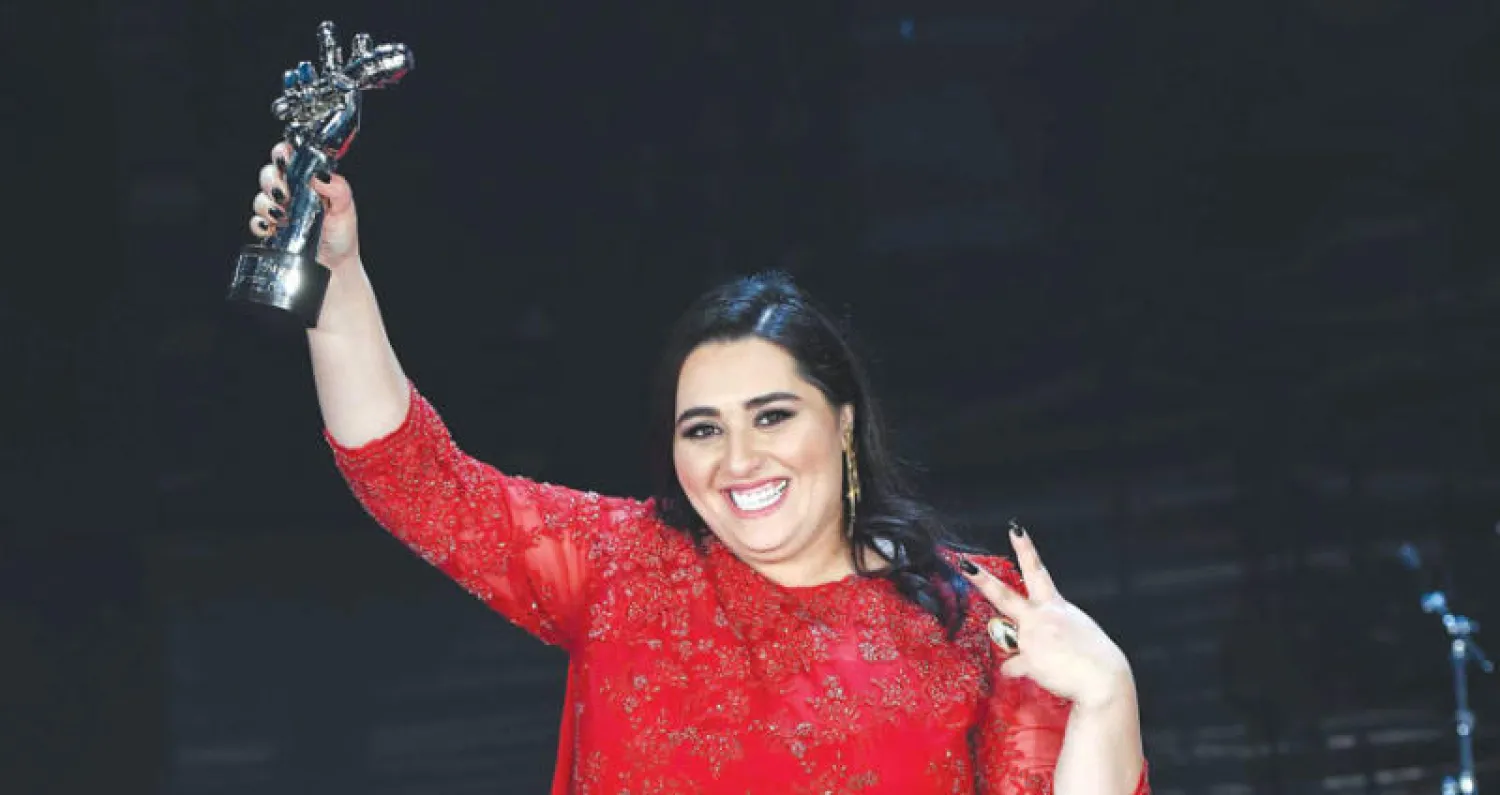 الفائزة بلقب «ذا فويس» في موسمه الرابع العراقية دموع تحسين