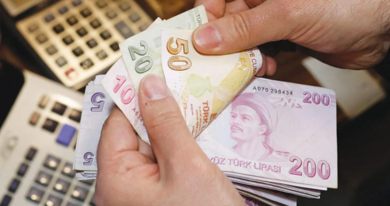 استمرار تدهور الليرة التركية أمام العملات الأجنبية يثير مخاوف المستثمرين (رويترز)