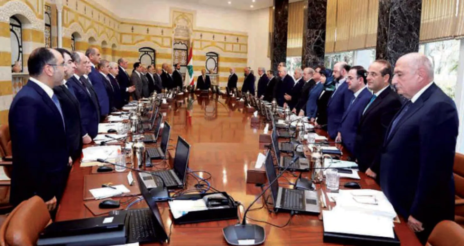 الاجتماع الأخير للحكومة اللبنانية عقد أمس في قصر بعبدا بلبنان بحضور الرئيس اللبناني ورئيس الحكومة (دالاتي ونهرا)