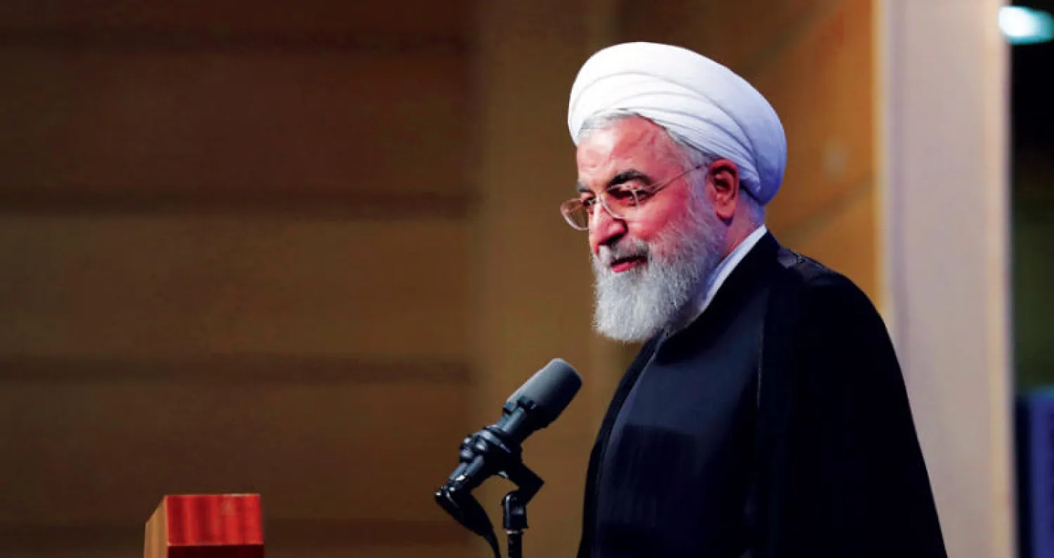 الرئيس الإيراني أثناء إلقائه كلمة في اجتماع له مع أكاديميين وأساتذة جامعة في طهران أمس (أ.ب)