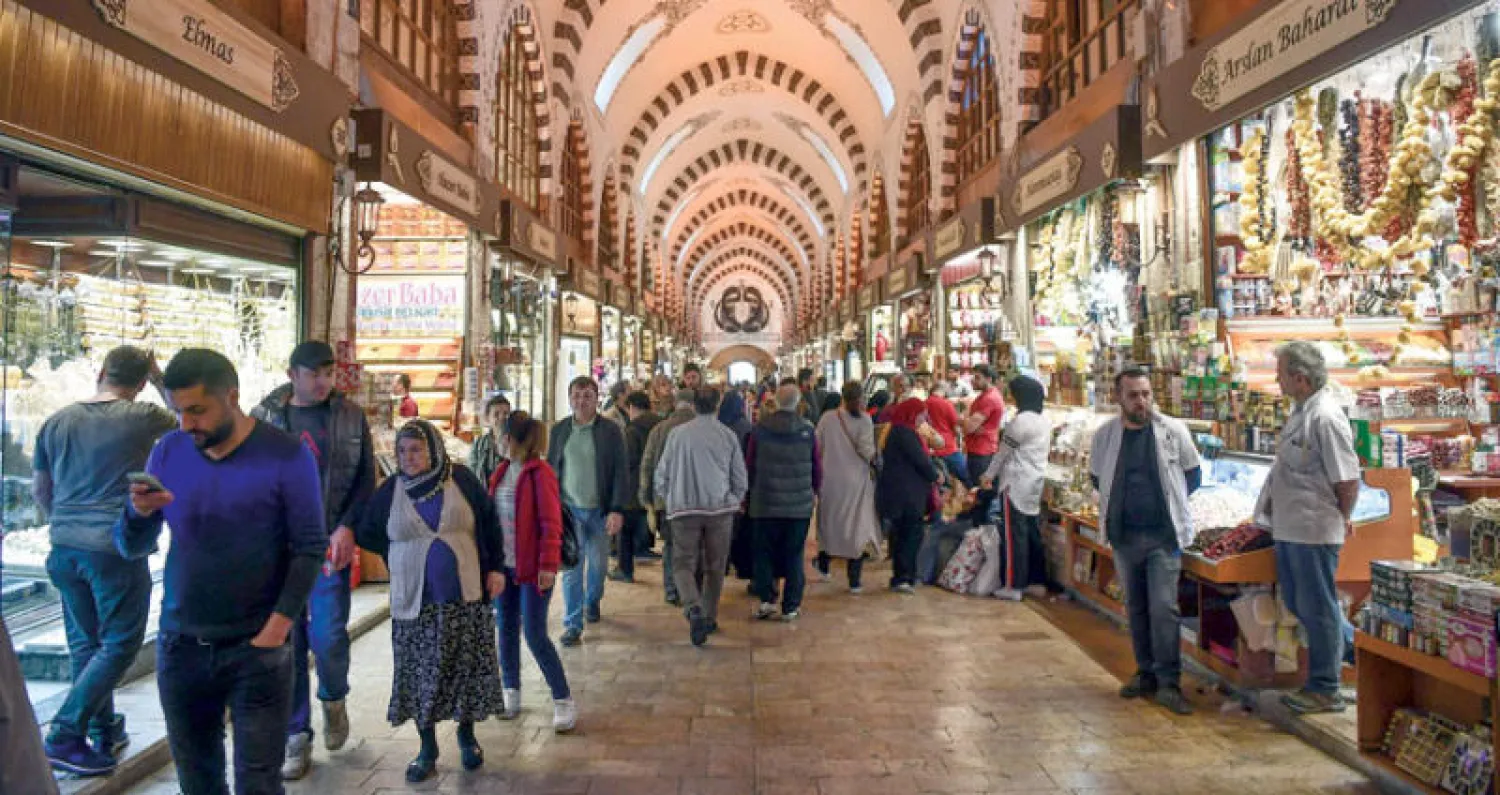 جانب من سوق التوابل في اسطنبول (أ.ف.ب)