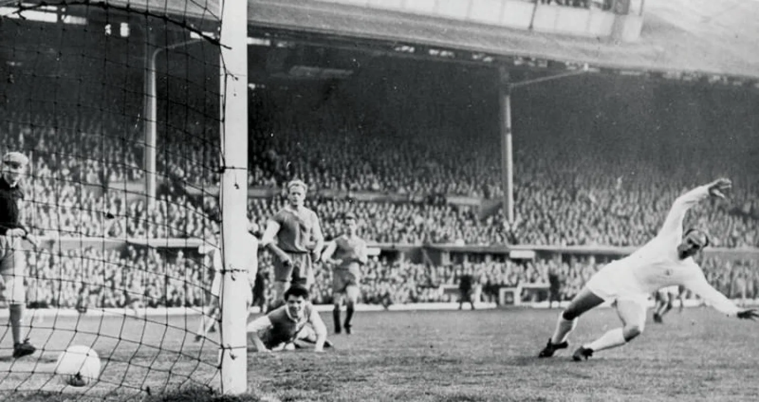 ديستافنو أسطورة ريـال  مدريد يحرز أول هدف من أهداف فريقه السبعة في مباراة لن ينساها التاريخ