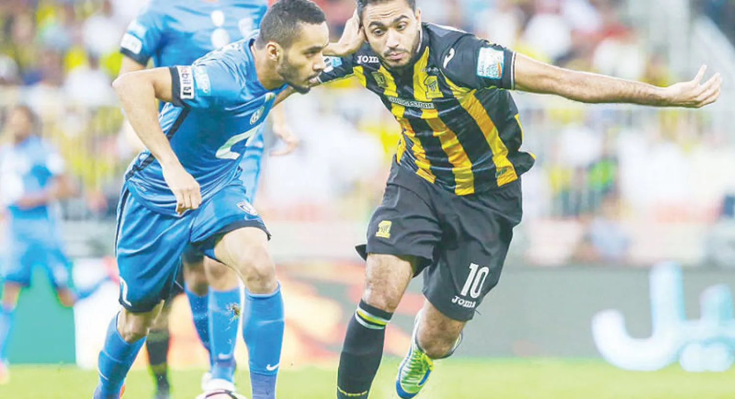 الجماهير السعودية تترقب موسماً مختلفاً للمنافسات المحلية («الشرق الأوسط»)