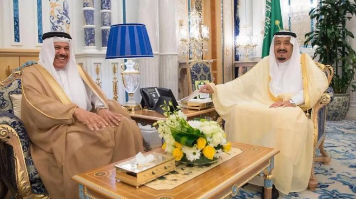 King Salman holds talks with Abdullatif bin Rashid Al-Zayani, secretary-general of the Gulf Cooperation Council (GCC), at Al-Salam Palace in Jeddah on Sunday. (SPA)
