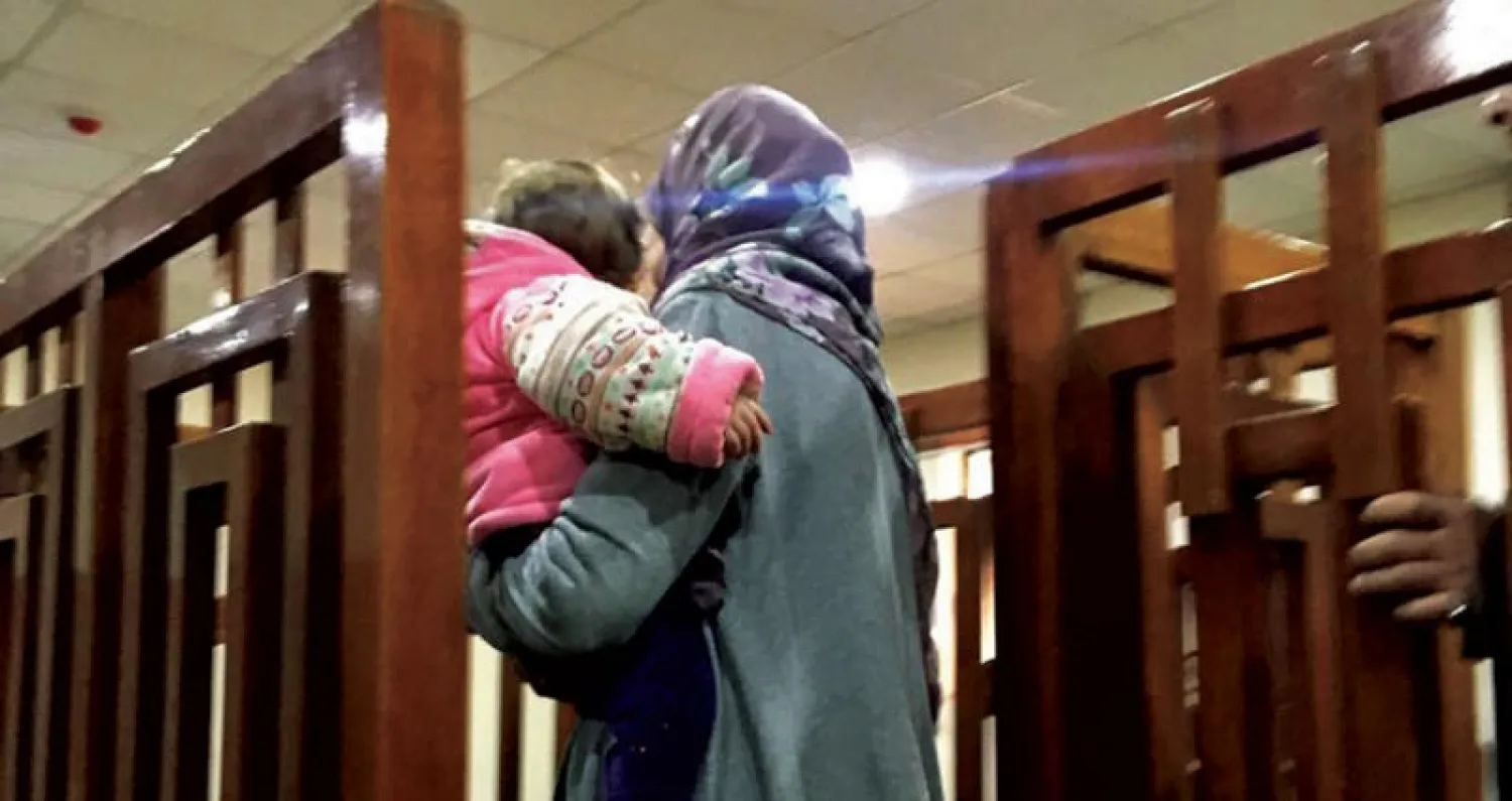 الفرنسية من أصل جزائري ميلينا بوغدير خلال إحدى جلسات محاكمتها (أ.ف.ب)