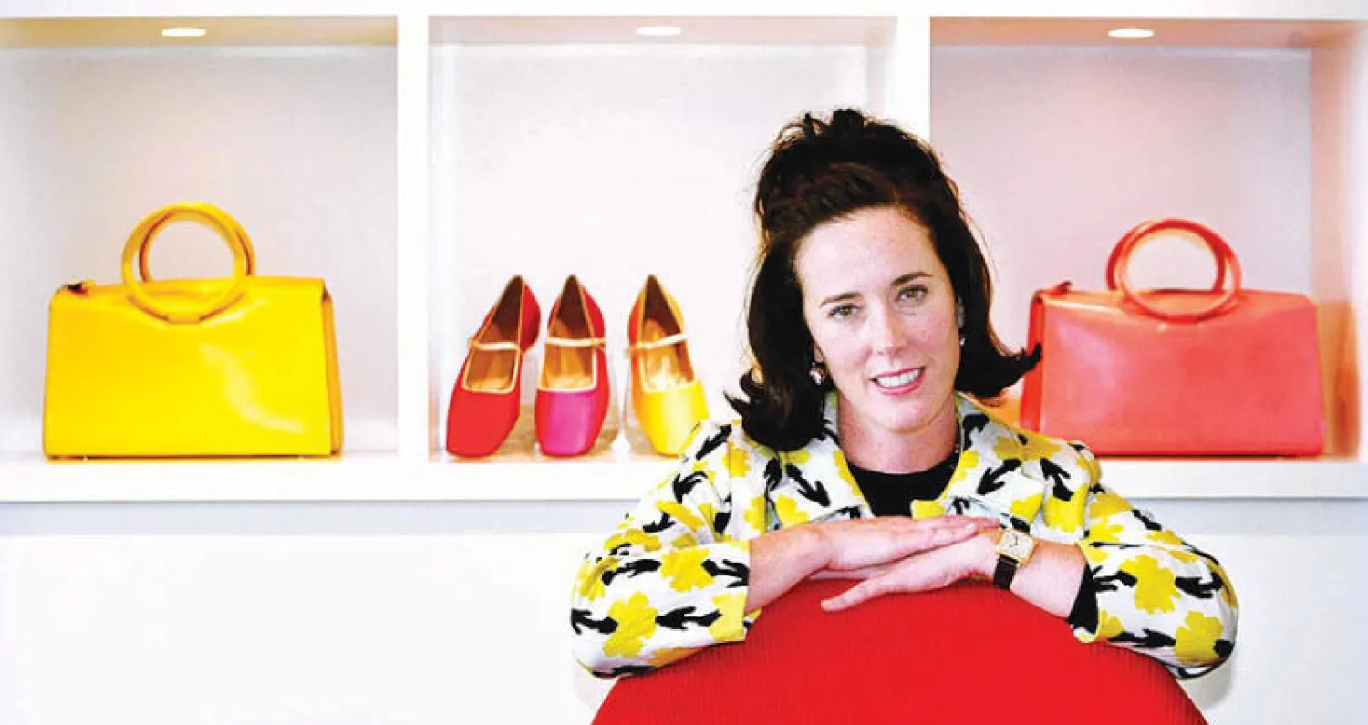 كيت سبيد عرفت بحبها للألوان الفرحة الزاهية (أ.ب)