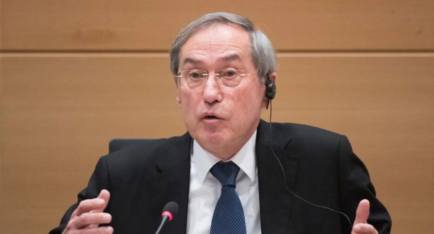 وزير الداخلية الفرنسي السابق كلود غيان (أ.ف.ب)