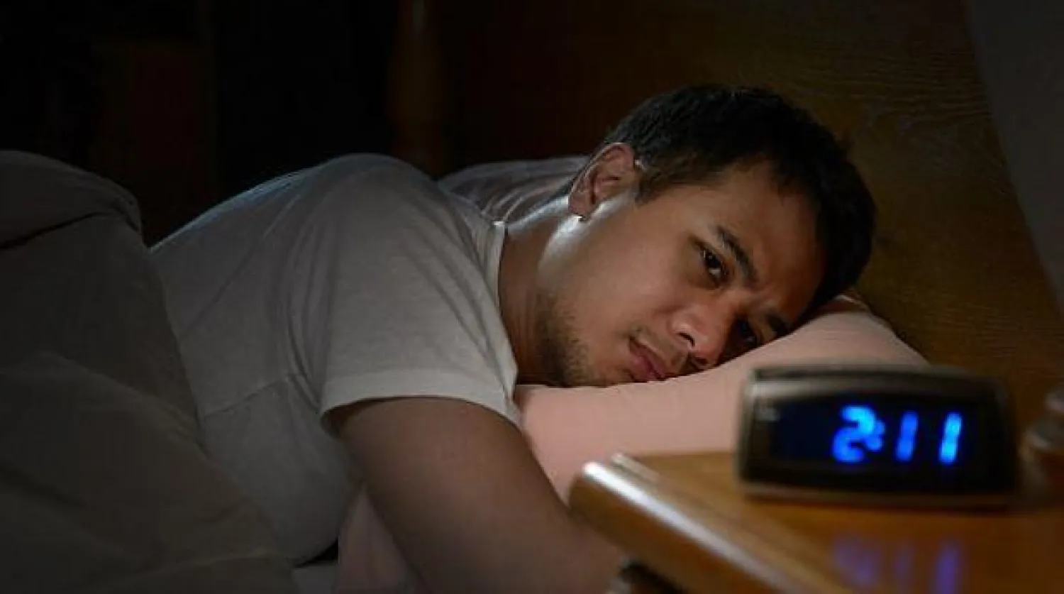 يجب أن يحصل الشخص على قسط وافر من النوم ولو ليوم واحد في الأسبوع (ديلي ميل)