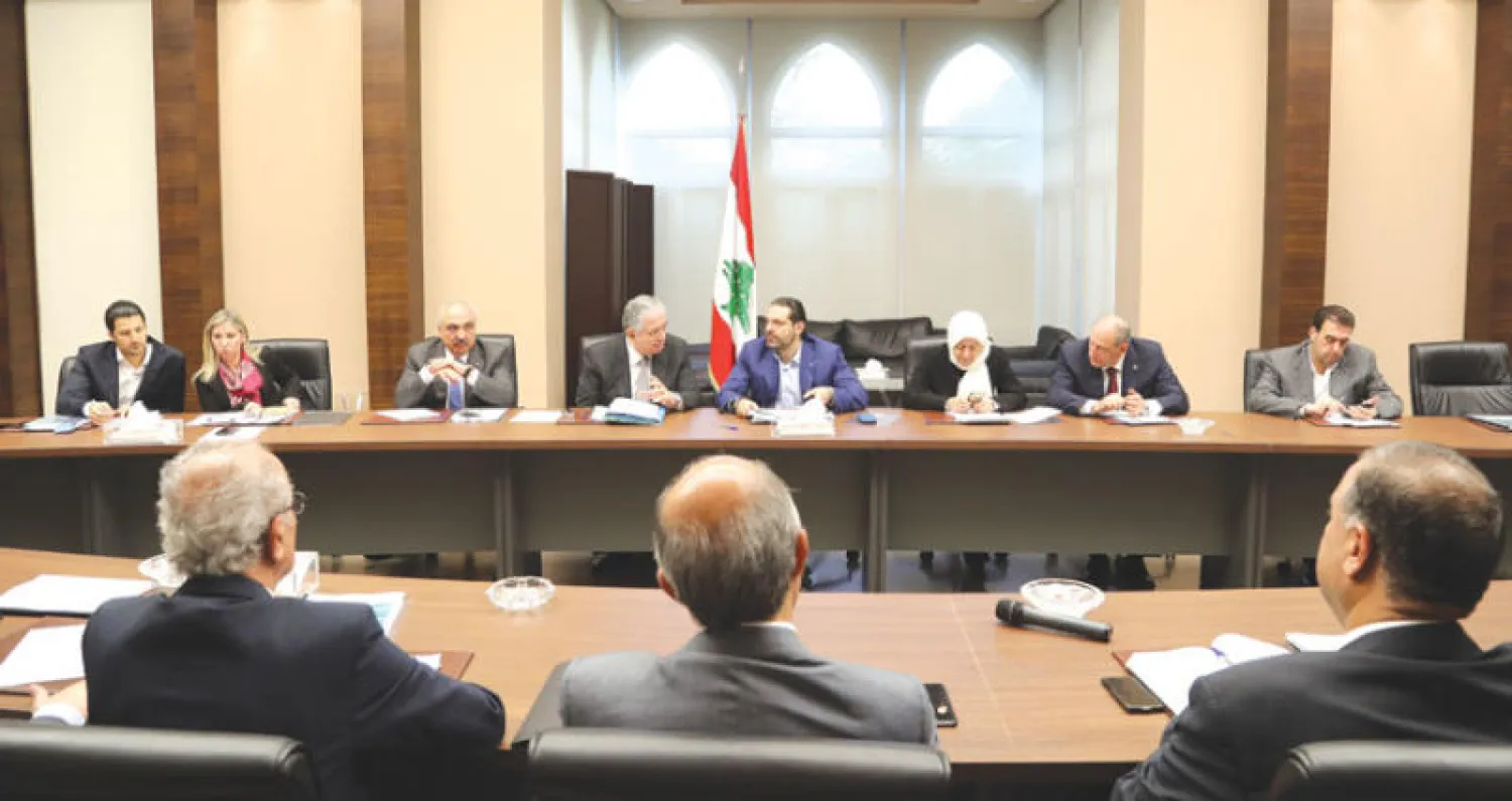 الحريري خلال اجتماع لكتلة المستقبل أمس (دالاتي ونهرا)