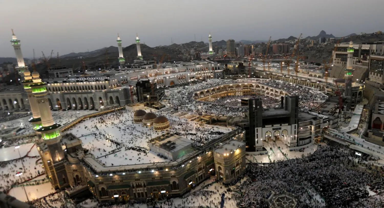 Muslims pray at the Grand mosque during the annual Haj pilgrimage in Mecca, Saudi Arabia September 3,2017. REUTERS/Suhaib Salem