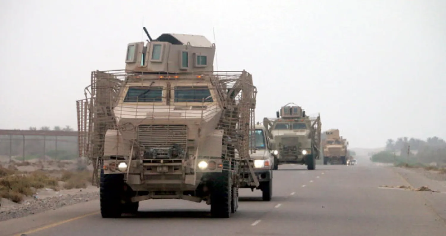 آليات للقوات المشتركة في طريقها الى الحديدة (إ.ب.أ)