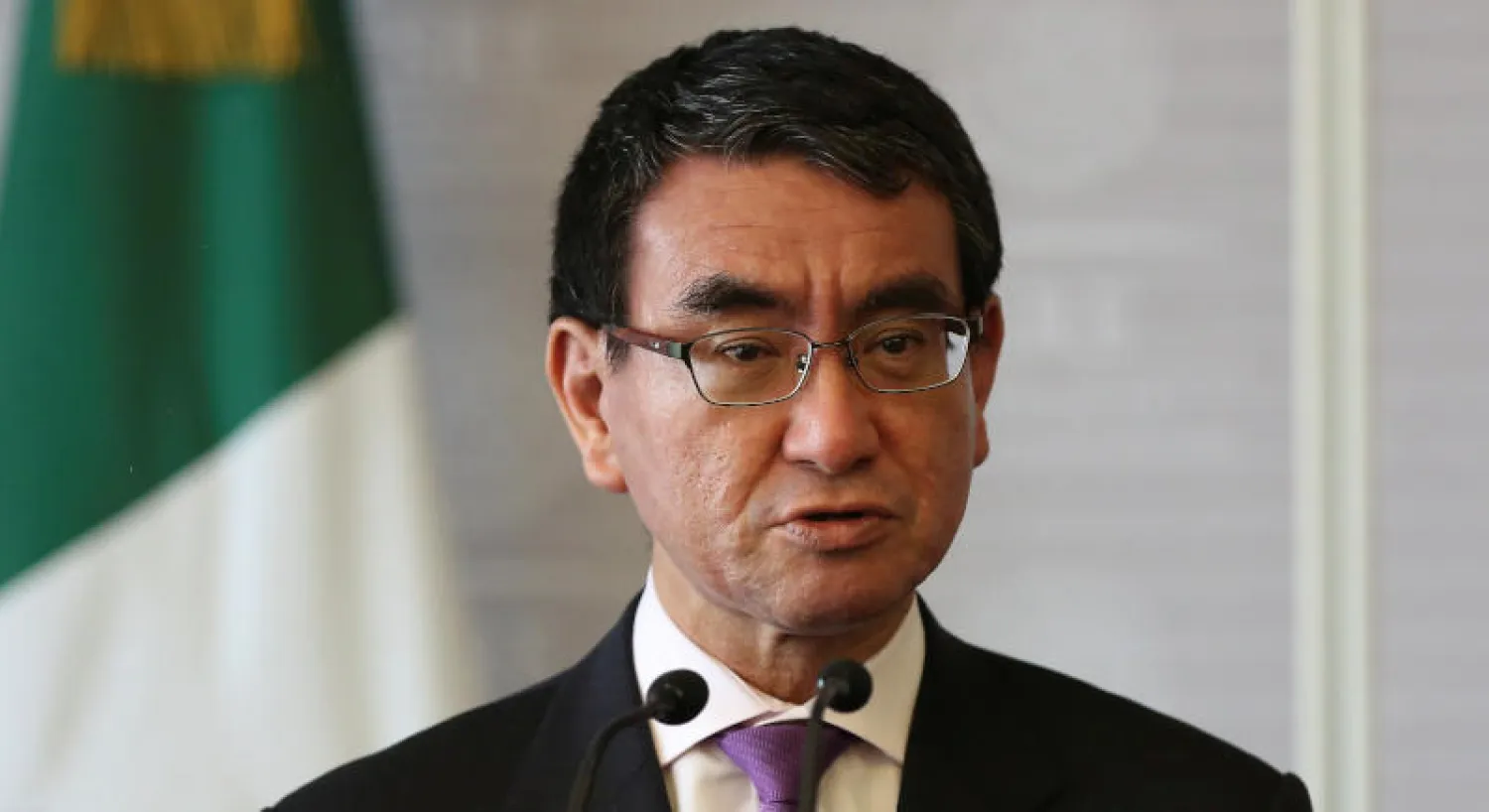 وزير الخارجية الياباني تارو كونو (رويترز)